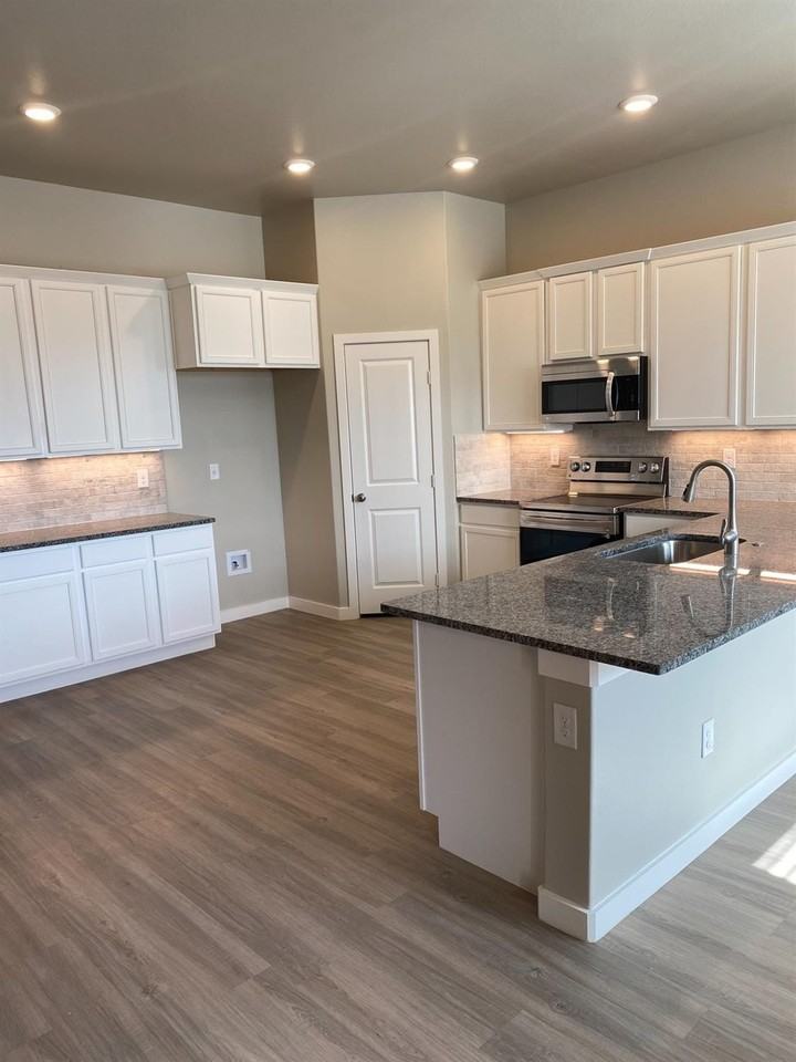 1907 136th St - Photo 5 of 17