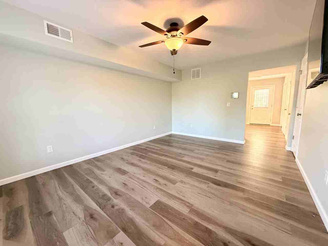 250 Hycliff St #1-7 - Photo 2 of 12