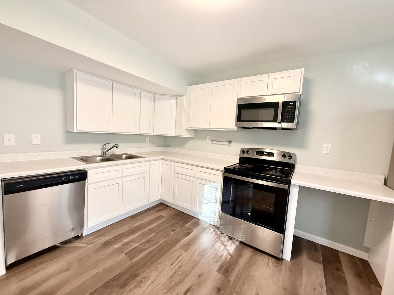 250 Hycliff St #1-7 - Photo 7 of 12