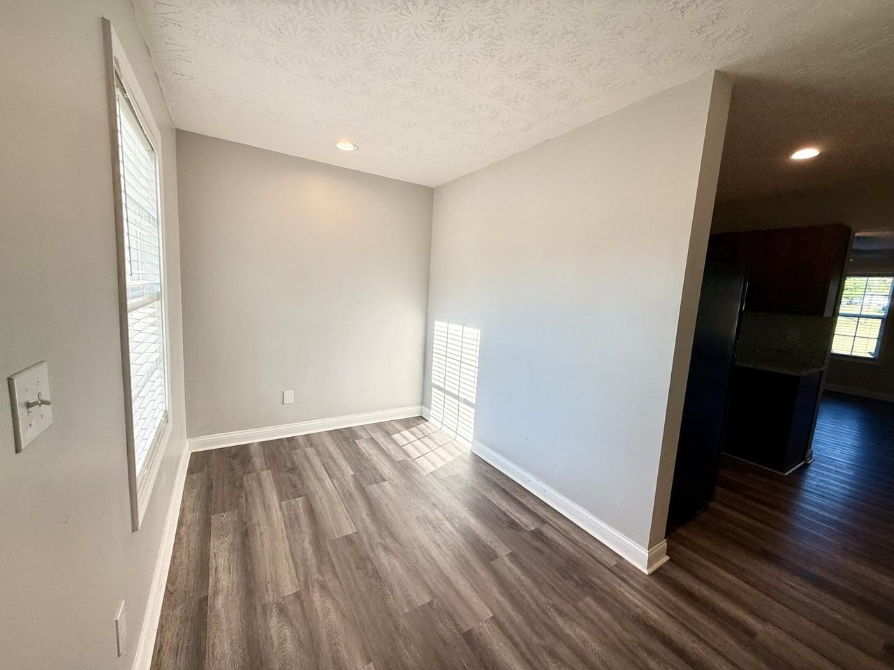 250 Hycliff St #1-9 - Photo 2 of 11