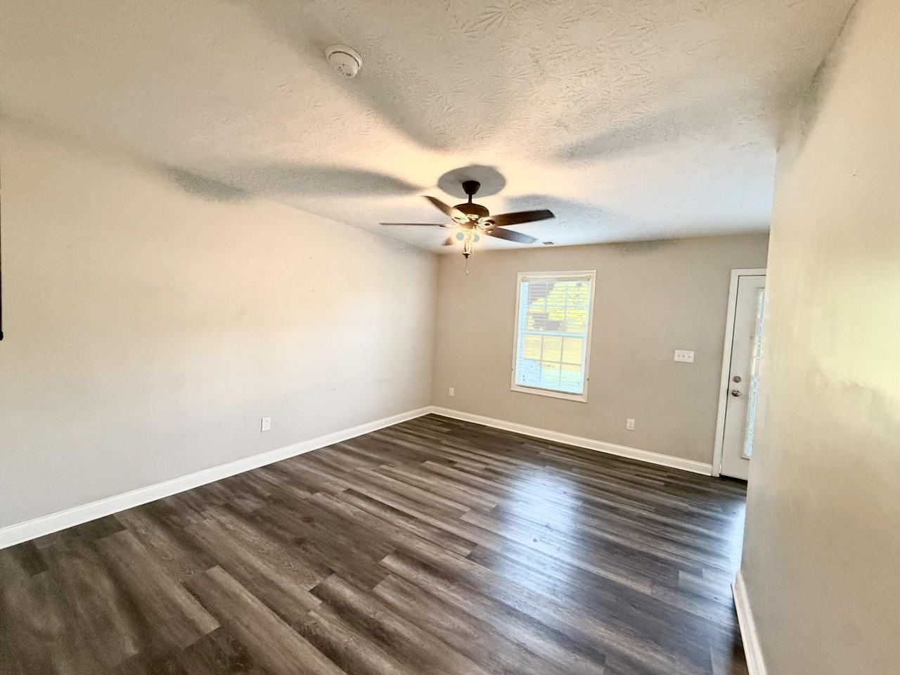 250 Hycliff St #1-9 - Photo 6 of 11