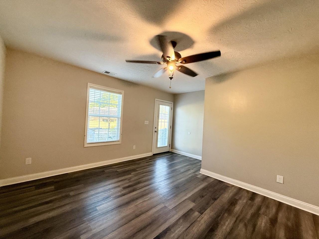 250 Hycliff St #1-9 - Photo 7 of 11
