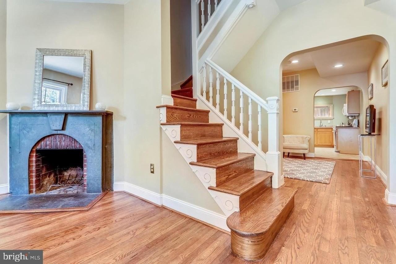 806 New Hampshire Ave Nw - Photo 5 of 34
