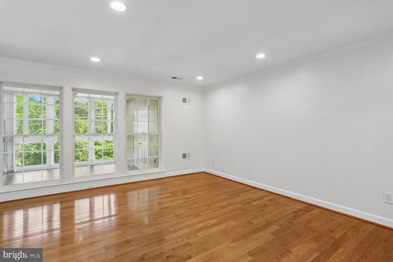 5717 Brewer House Cir - Photo 4 of 34