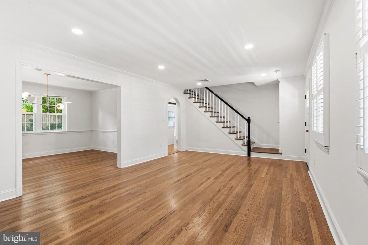 5605 Wood Way - Photo 3 of 23
