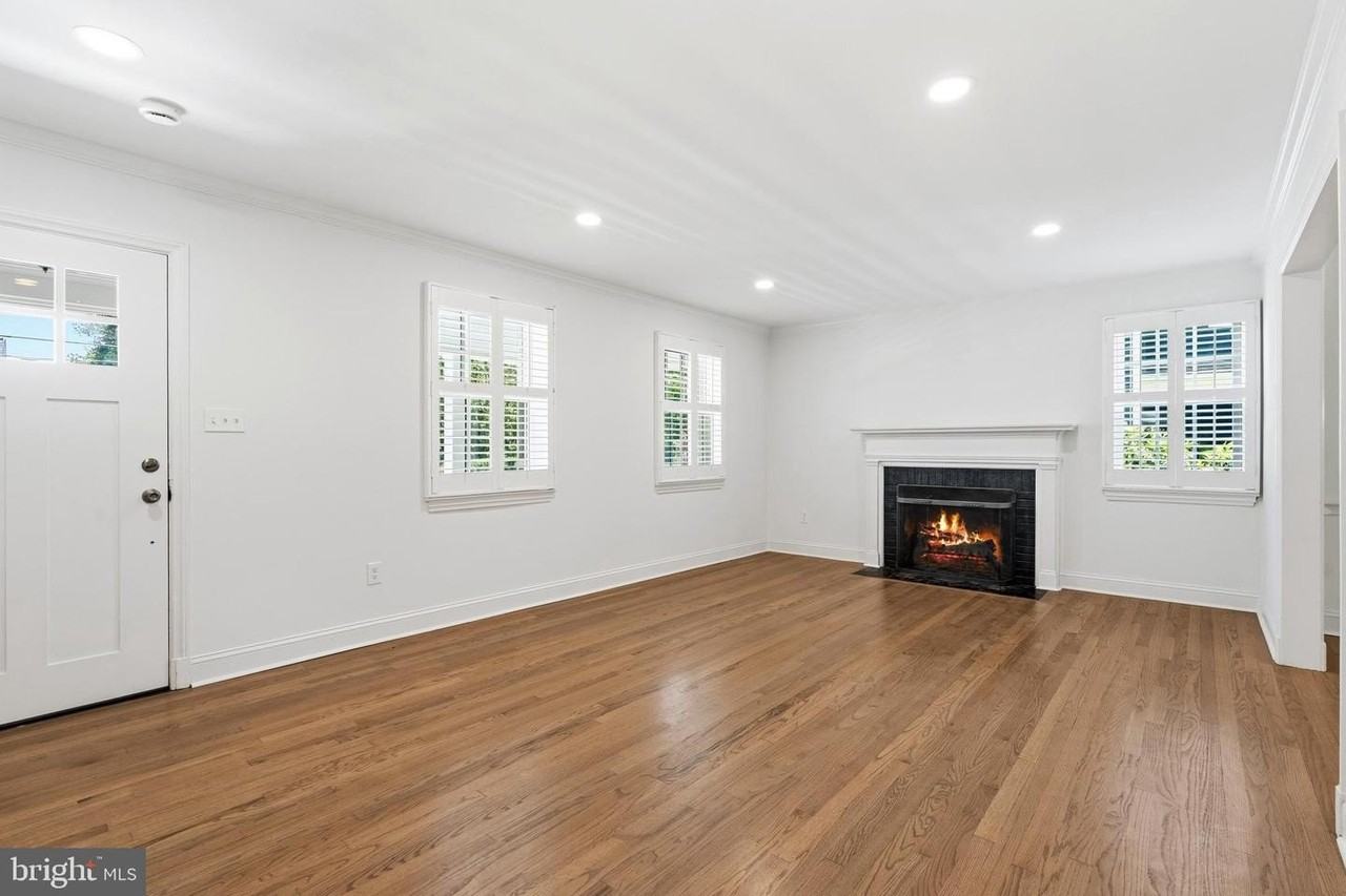 5605 Wood Way - Photo 4 of 23