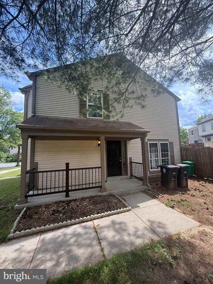 306 Hillside Ter - Photo 2 of 26