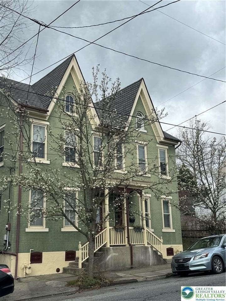 417 Linden St - Photo 2 of 30