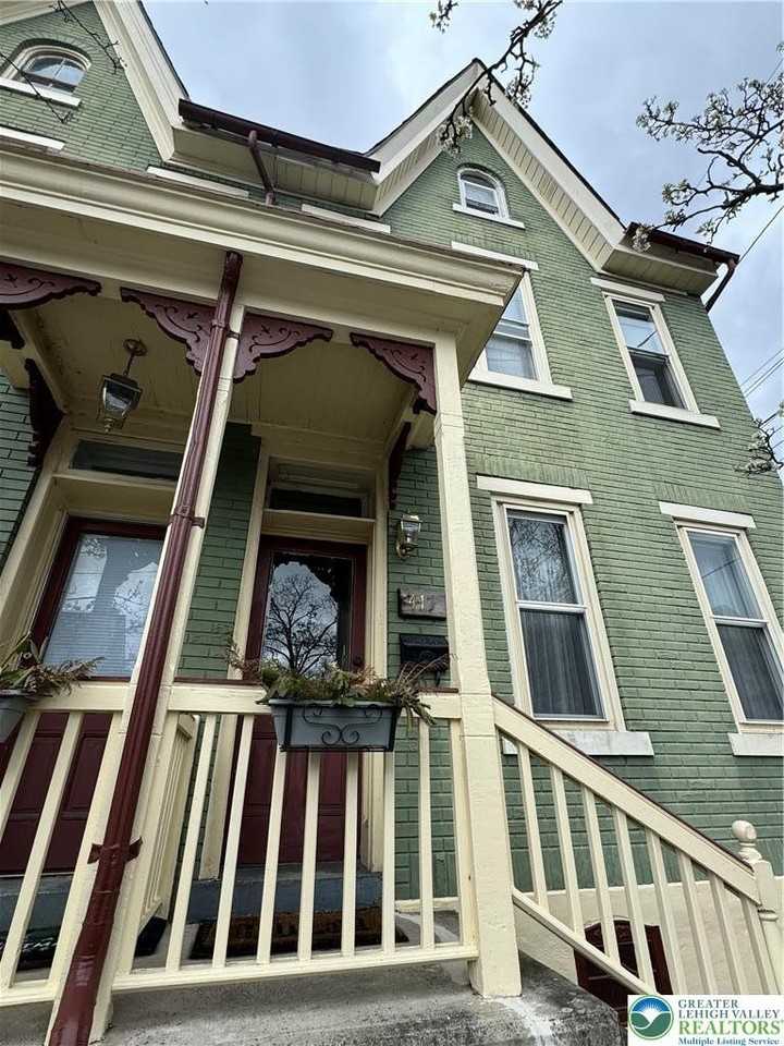 417 Linden St - Photo 4 of 30