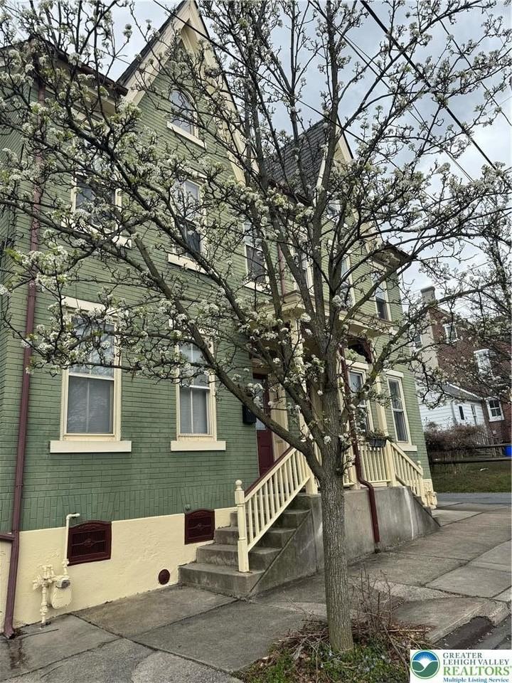 417 Linden St - Photo 5 of 30