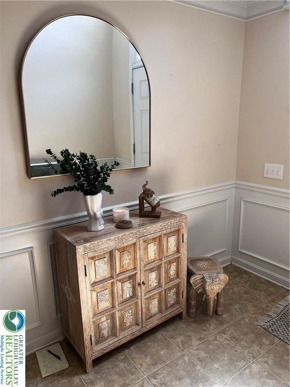 8549 Gateway Rd - Photo 3 of 26