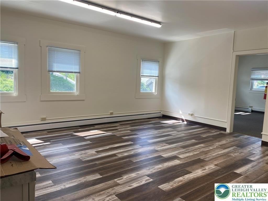 146 North St - Photo 3 of 9