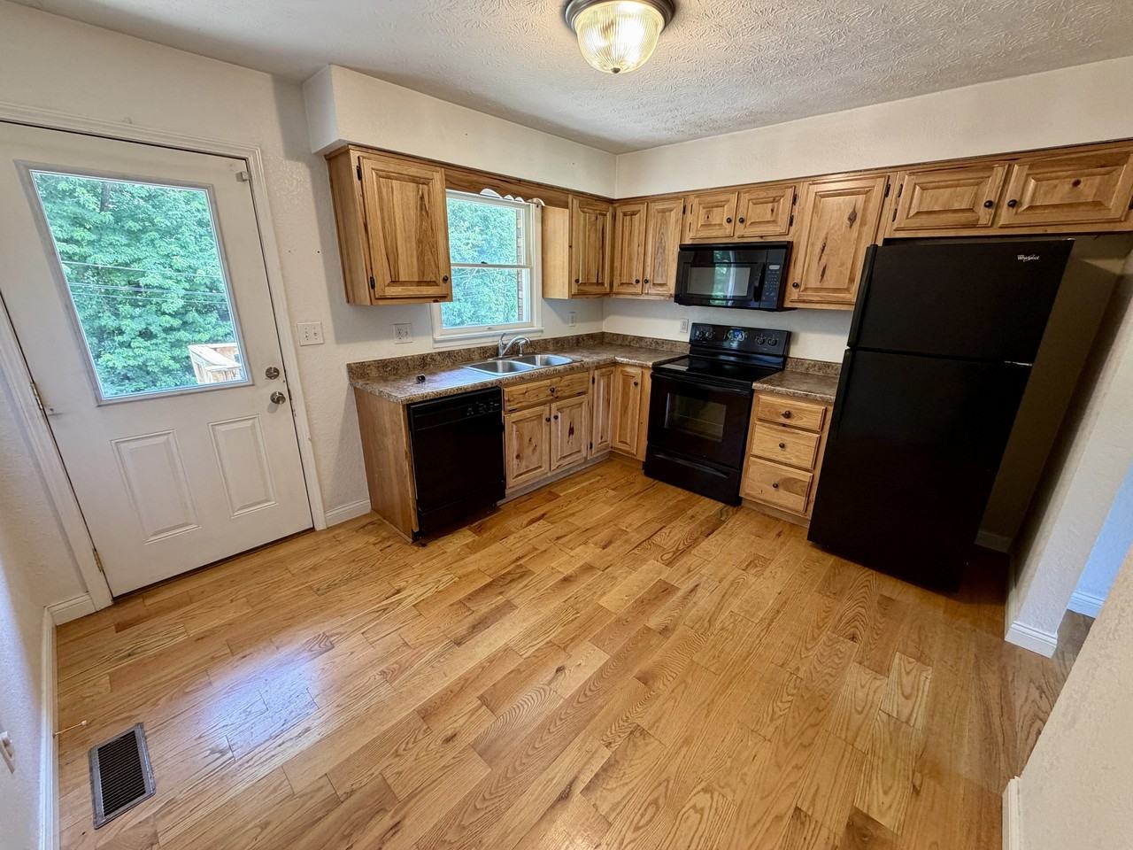 TPO-111 Beecher Street - Photo 2 of 8
