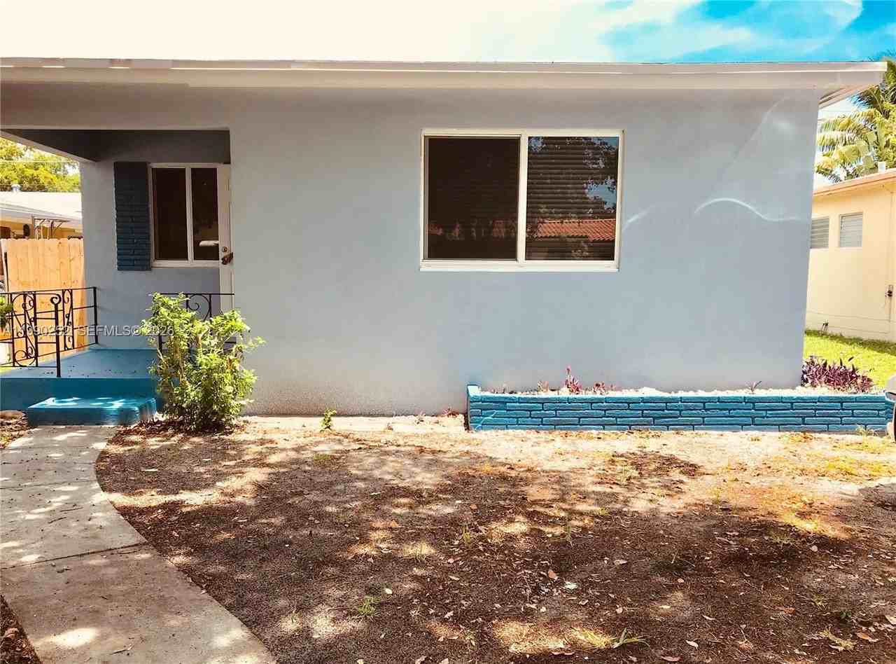 1951 Funston St #1 - Photo 4 of 12