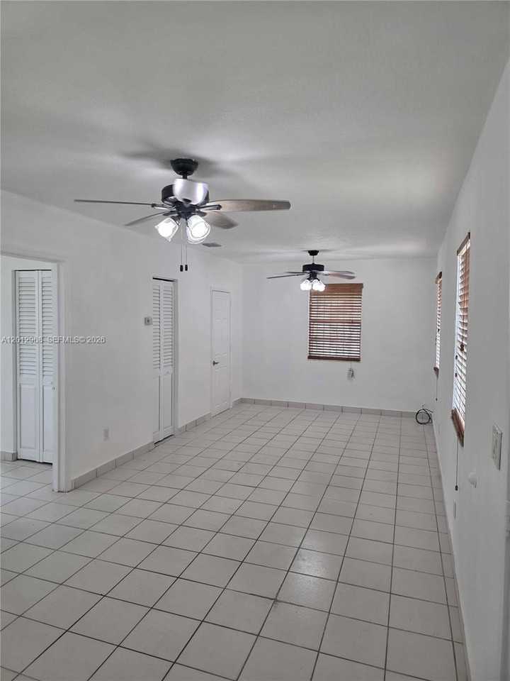 2735 Nw 28th St #2735 - Photo 4 of 8