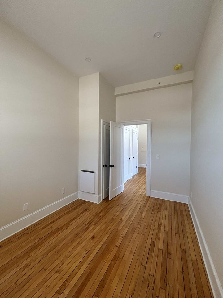 71 Montague City Road - Photo 5 of 11