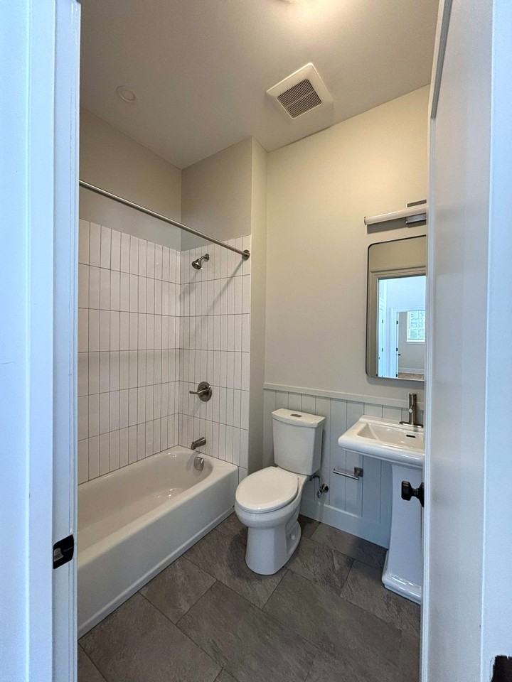 71 Montague City Road - Photo 6 of 11