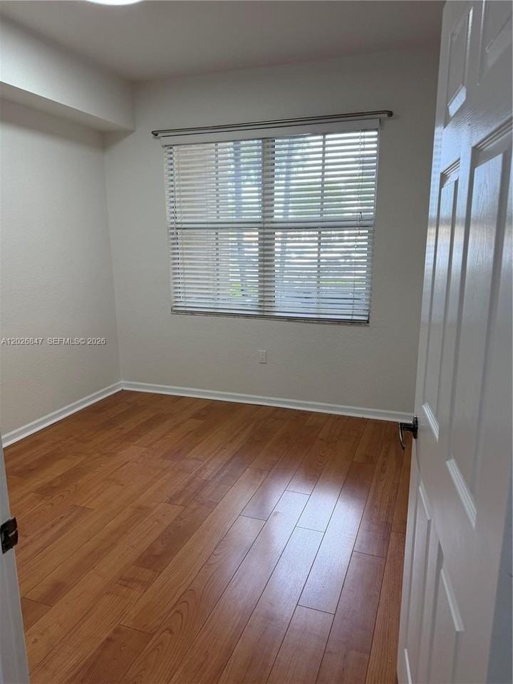 10902 Nw 83rd St #111 - Photo 4 of 16