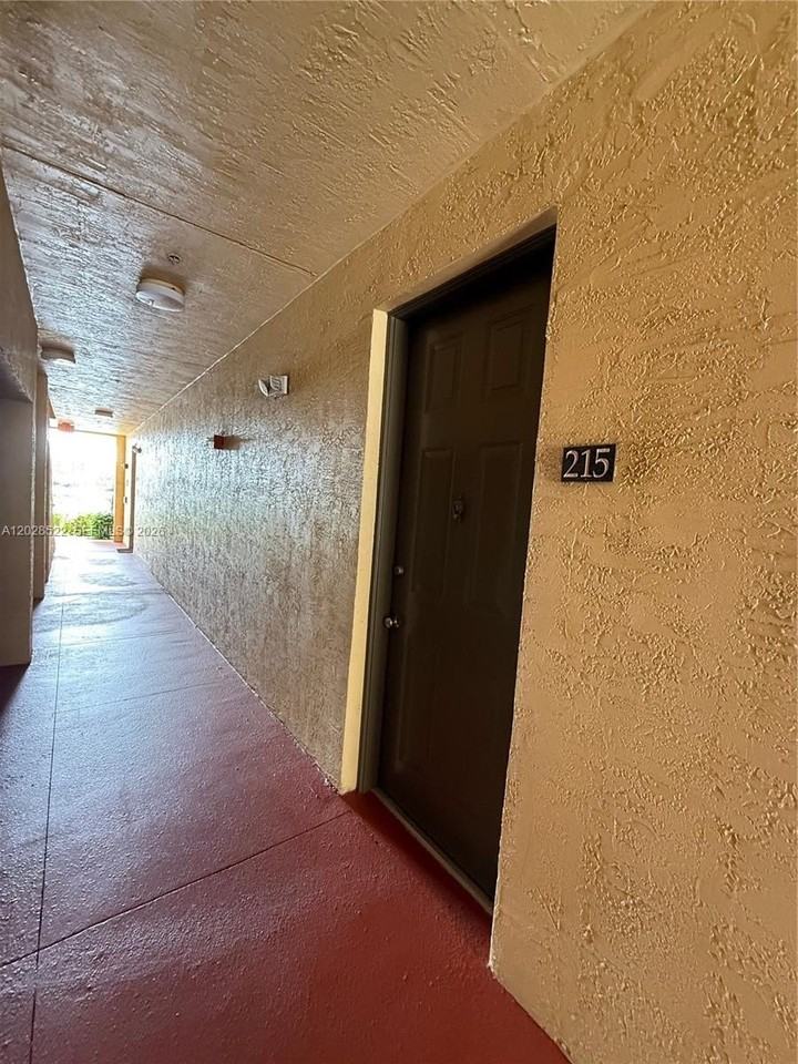 4704 Sw 160th Ave #215 - Photo 5 of 50
