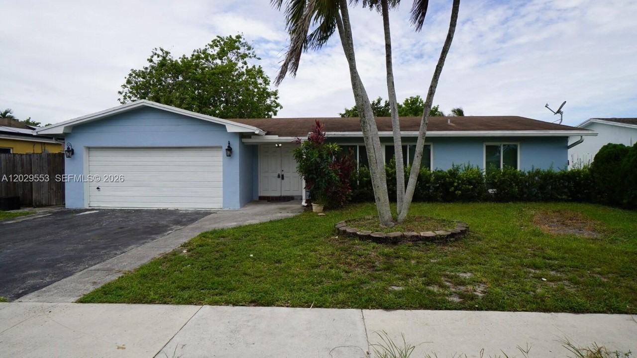 8105 Nw 74th Ter