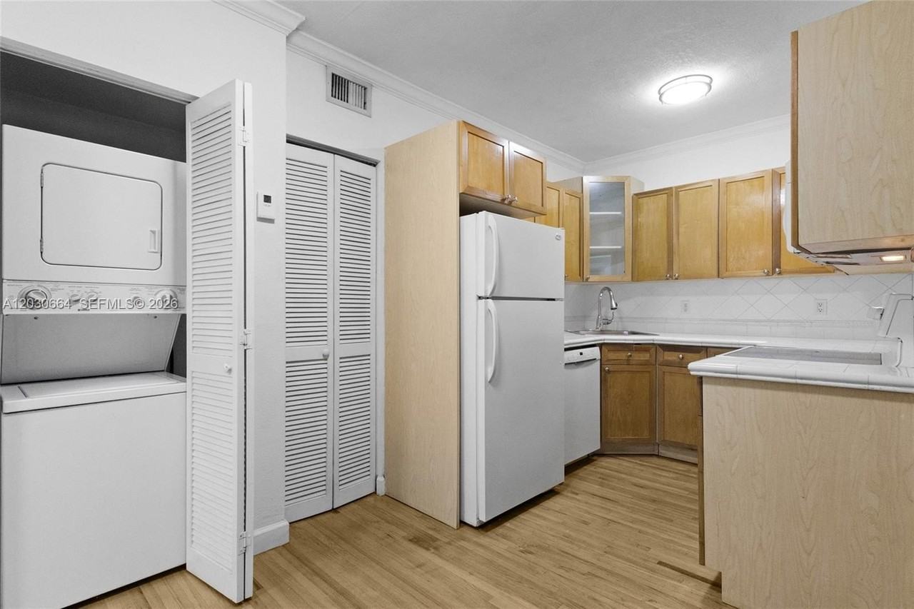 45 Antilla Ave #2K - Photo 7 of 27