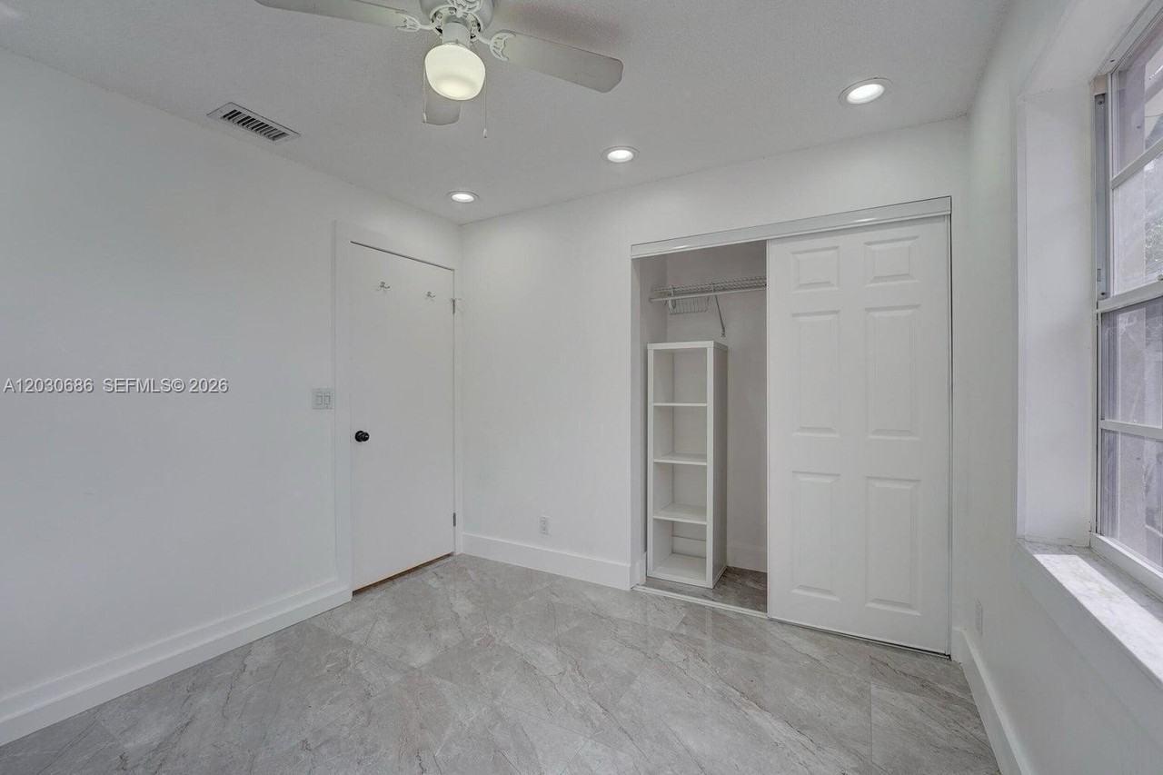 10791 Sw 10th Pl #0 - Photo 3 of 32