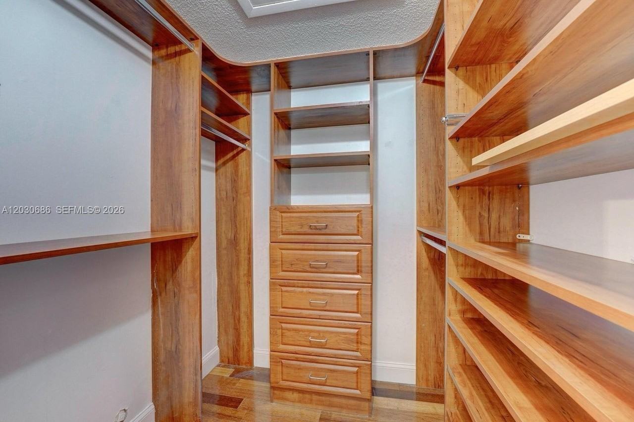 10791 Sw 10th Pl #0 - Photo 7 of 32