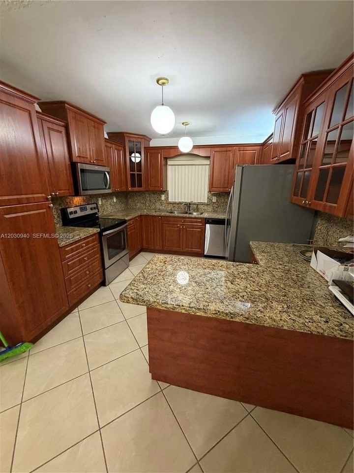 3541 Sw 125th Ct - Photo 4 of 9