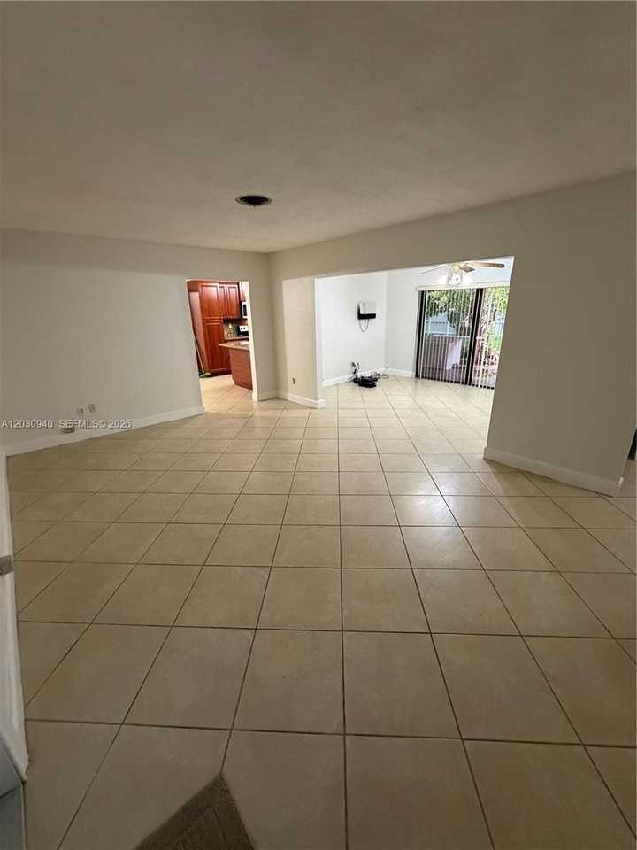 3541 Sw 125th Ct - Photo 6 of 9