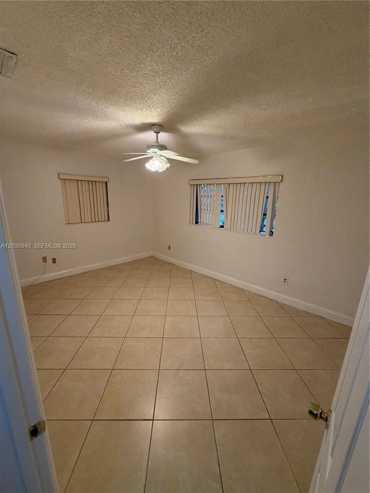 3541 Sw 125th Ct - Photo 7 of 9