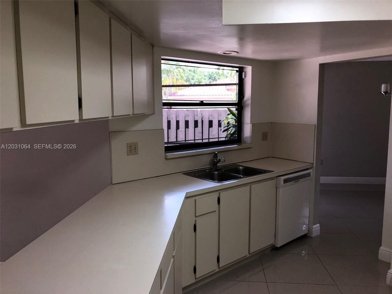 9082 Sw 112th Pl - Photo 4 of 28