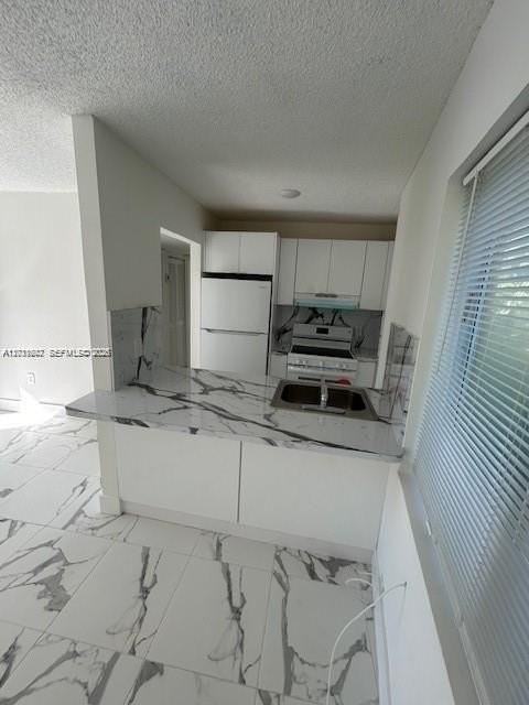 661 W 81st St #4 - Photo 3 of 3