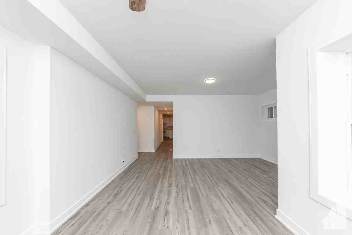 4616 N Monticello Ave #2 - Photo 3 of 17