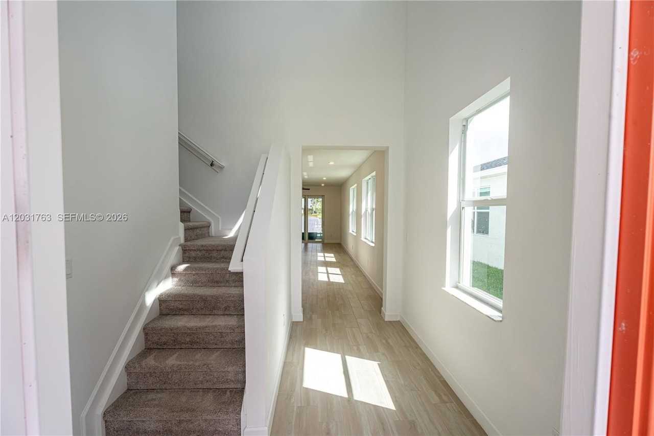 3506 Harborside Ave - Photo 4 of 50