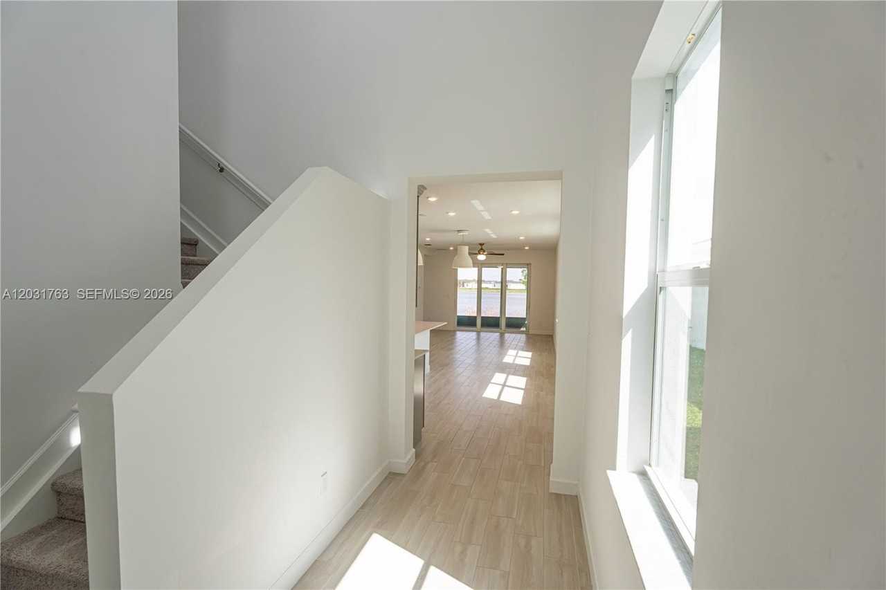 3506 Harborside Ave - Photo 5 of 50