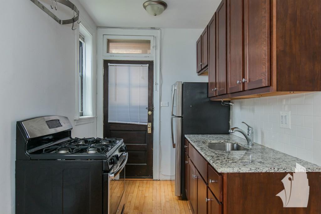 3620 N Marshfield Ave #3620-1C - Photo 5 of 8