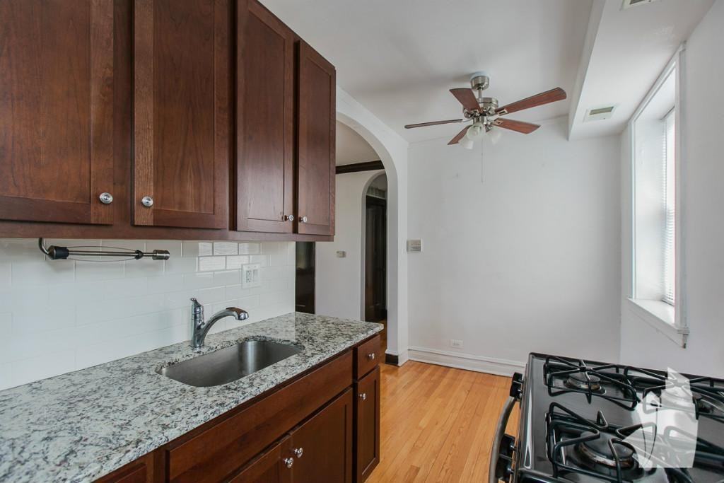 3620 N Marshfield Ave #3620-1C - Photo 6 of 8