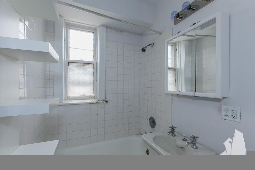 3620 N Marshfield Ave #3620-1C - Photo 7 of 8