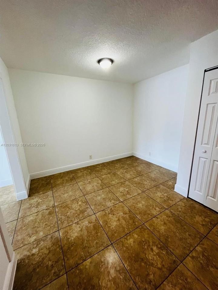 7701 Sw 10th Ct #1A - Photo 4 of 15
