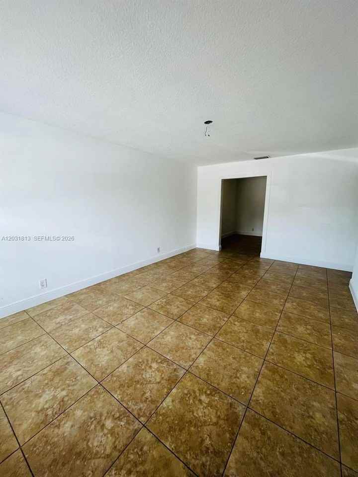 7701 Sw 10th Ct #1A - Photo 6 of 15