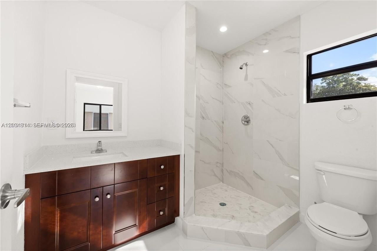 2243 Nw 50th St #2 - Photo 5 of 10