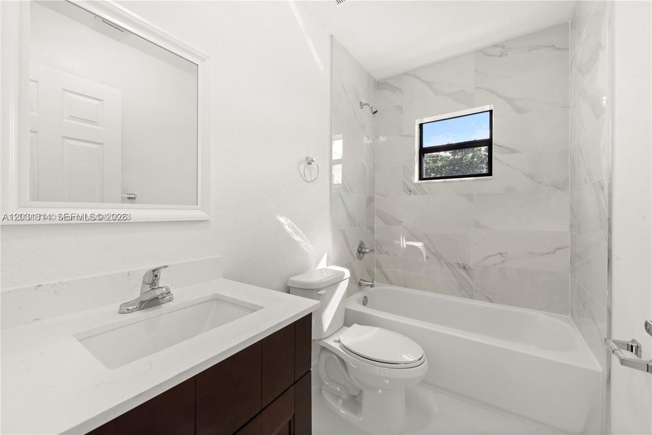 2243 Nw 50th St #2 - Photo 6 of 10