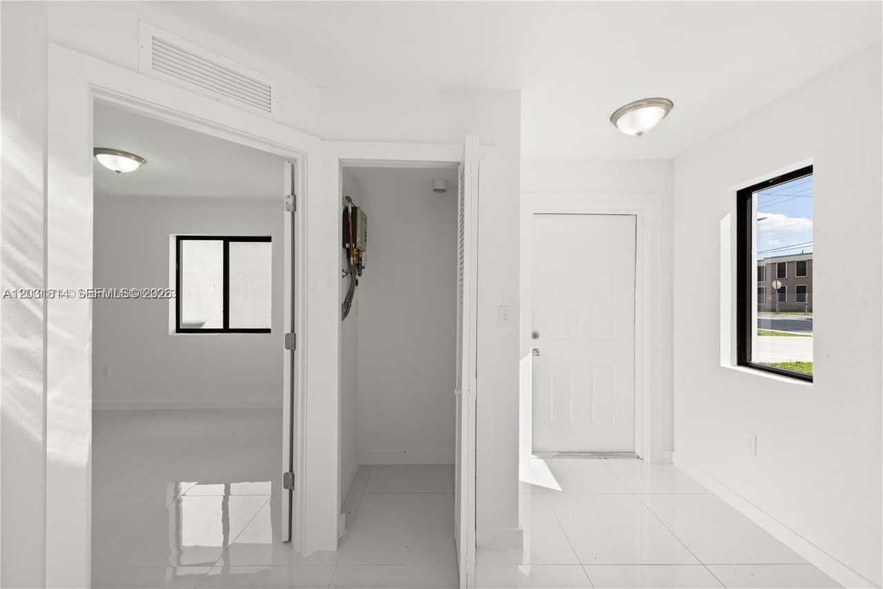 2243 Nw 50th St #2 - Photo 7 of 10