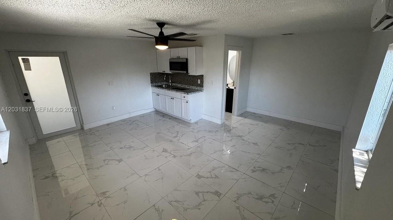 19100 Nw 32nd Ave #C - Photo 3 of 8