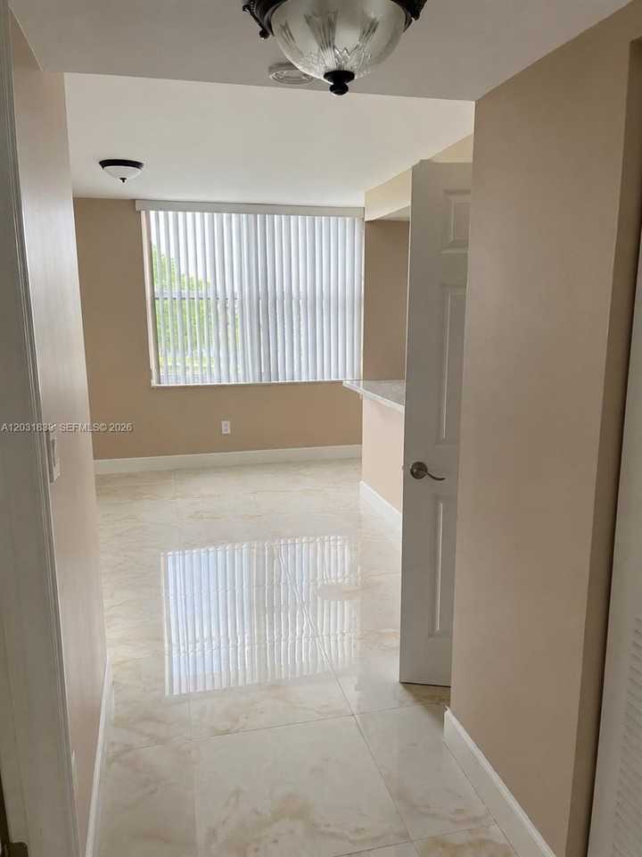 9420 Tangerine Pl #401 - Photo 3 of 32
