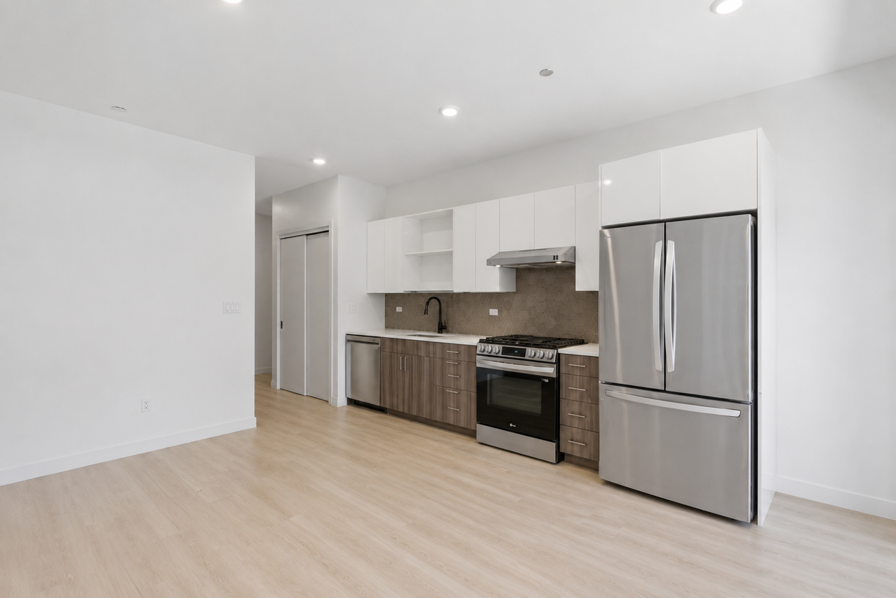 948 W Sunnyside Ave #210 - Photo 4 of 17