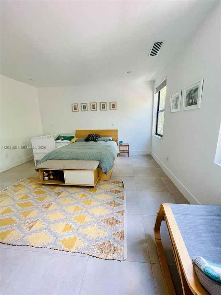 2740 Sw 29th Ave #2740 - Photo 7 of 17
