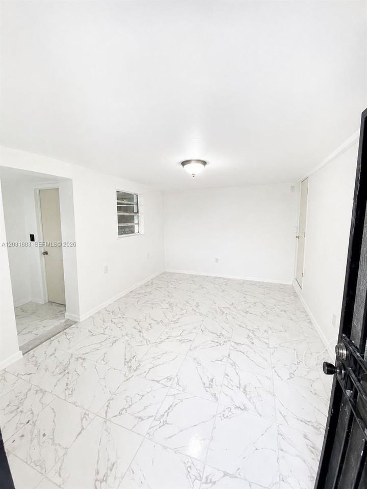 15720 Nw 28th Pl - Photo 2 of 4