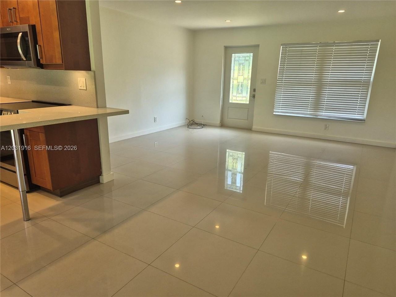 1401 Sw 32nd Ct - Photo 3 of 17