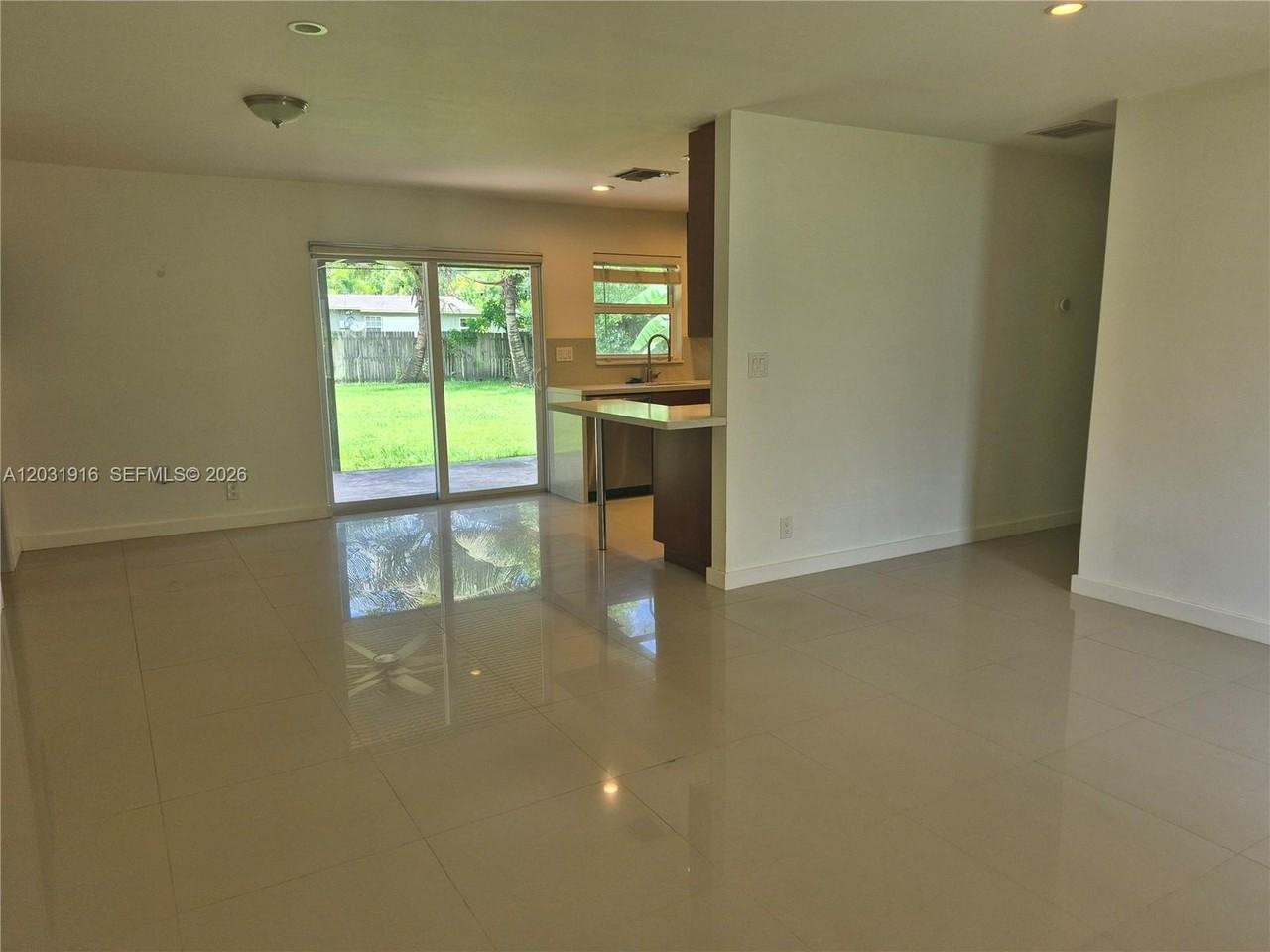 1401 Sw 32nd Ct - Photo 6 of 17